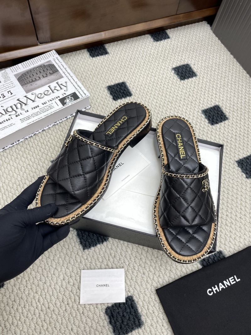 Ch**el slippers
